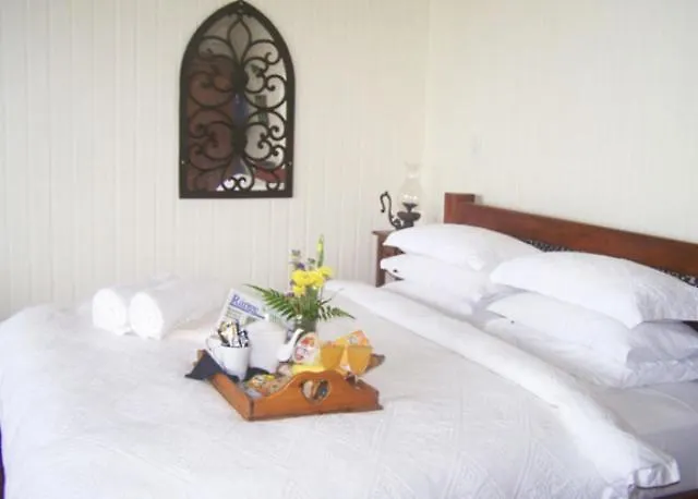 At Remingtons Private Cottages Montville Holiday park